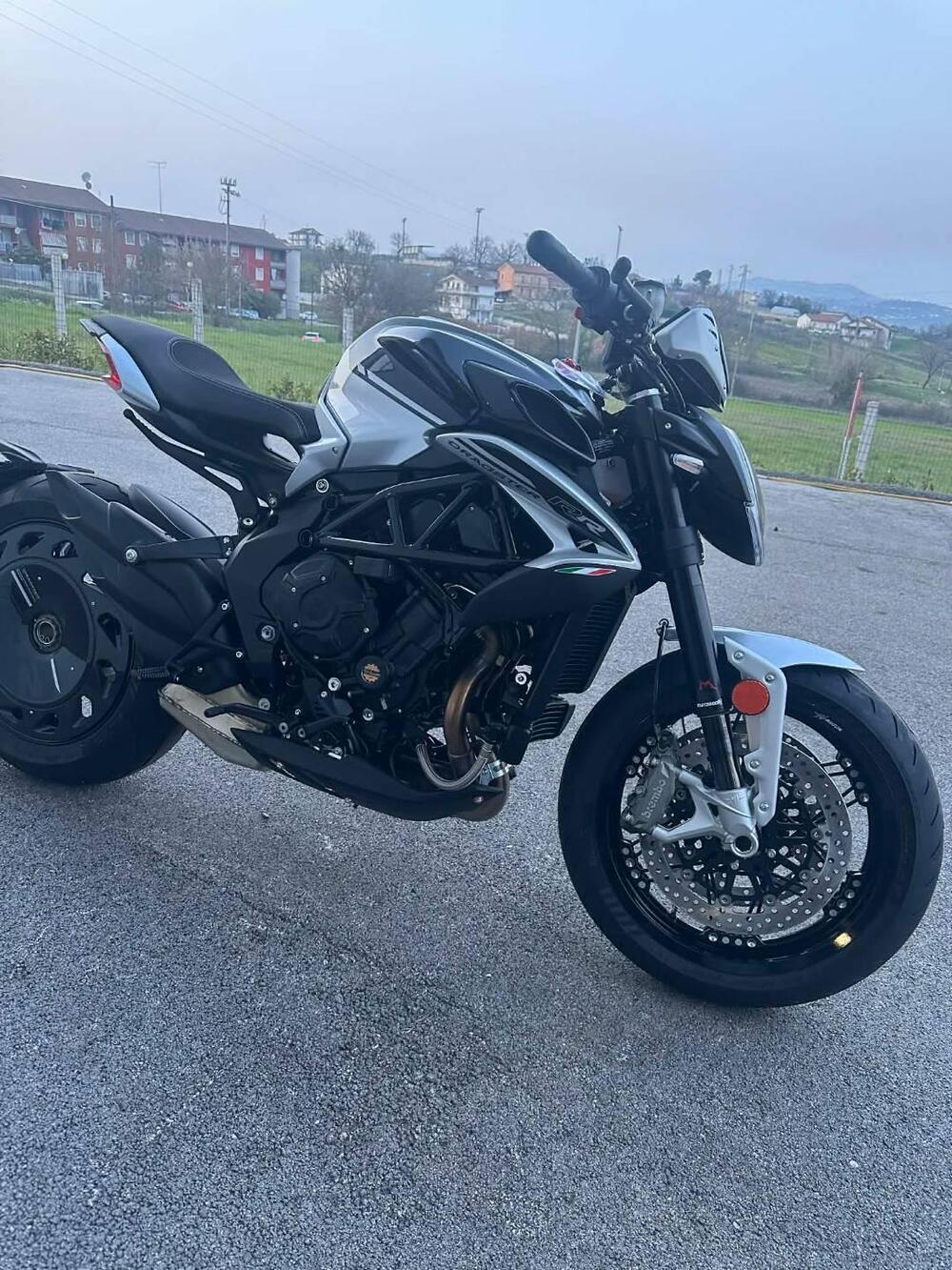 MV Agusta Dragster 800 RR Ottantesimo (2025 - 26) (3)