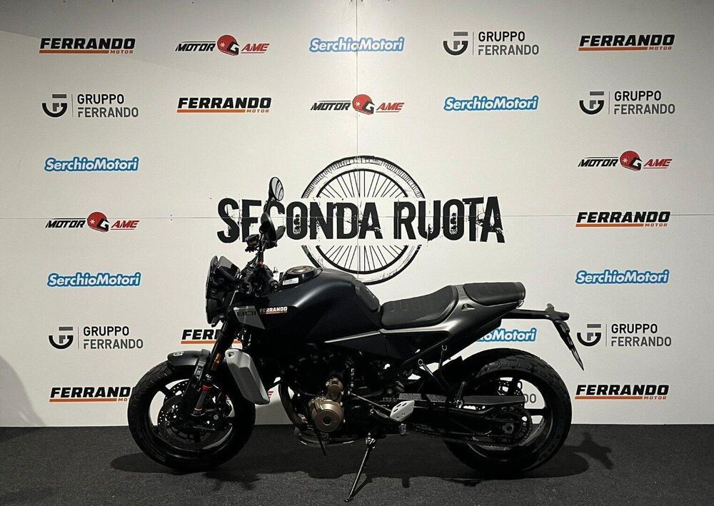 Husqvarna Svartpilen 801 (2024 - 26) (4)