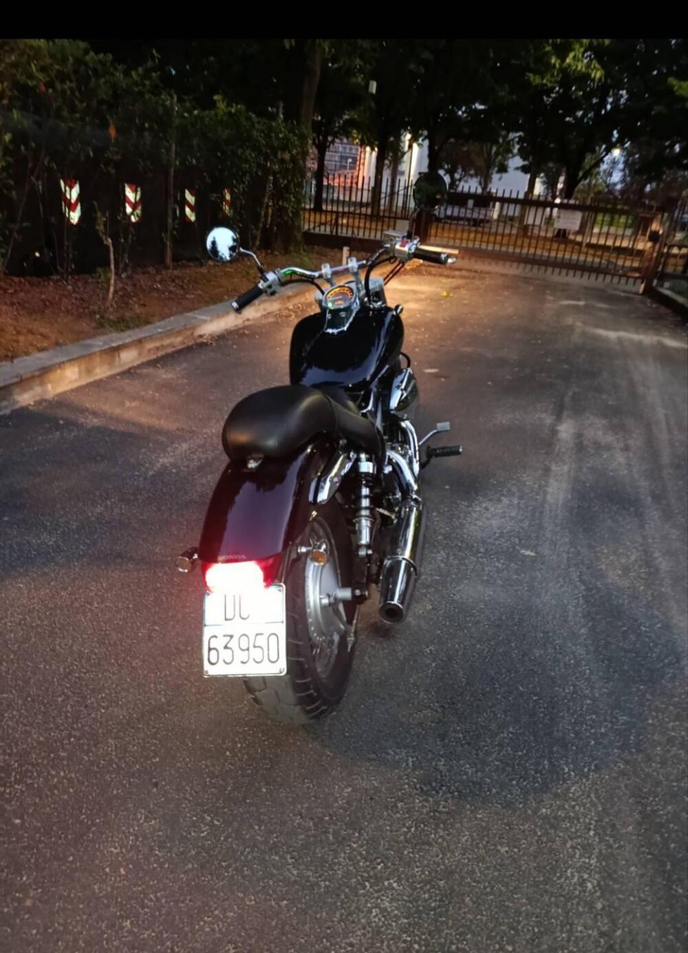 Honda Shadow 750 (2004) (3)