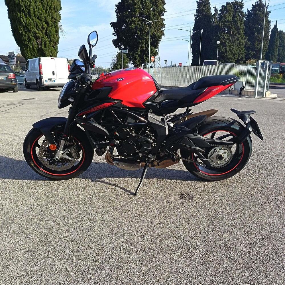 MV Agusta Brutale 800 Rosso (2021 - 23) (6)