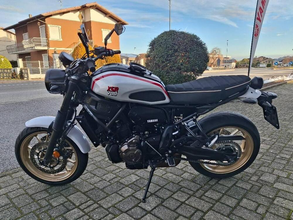 Yamaha XSR 700 XTribute (2021) (3)