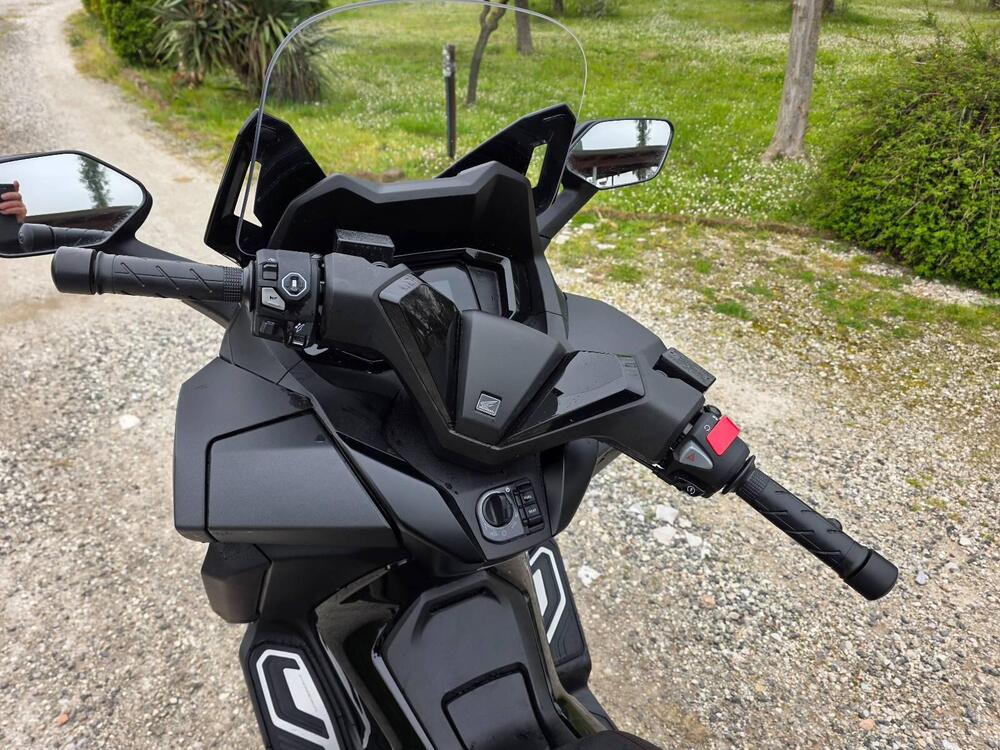 Honda Forza 350 Deluxe (2025 - 26) (6)