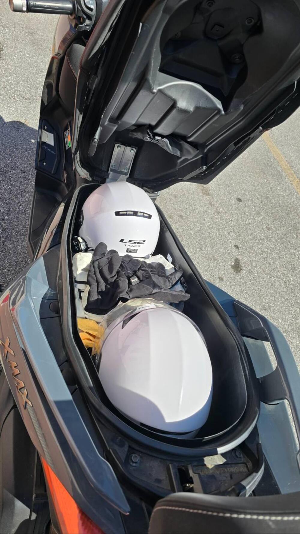 Yamaha X-Max 300 Tech Max (2021 - 24) (7)