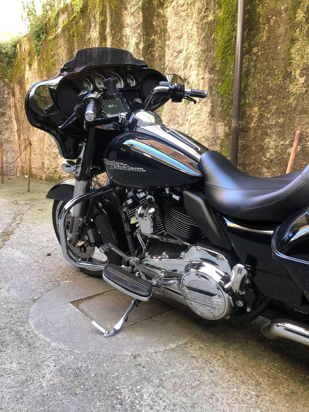 Harley-Davidson 107 Street Glide (2017 - 19) - FLHX (7)