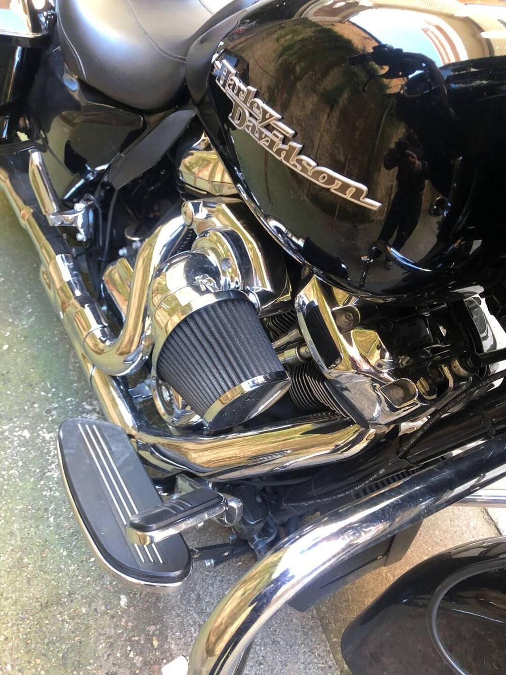 Harley-Davidson 107 Street Glide (2017 - 19) - FLHX (13)