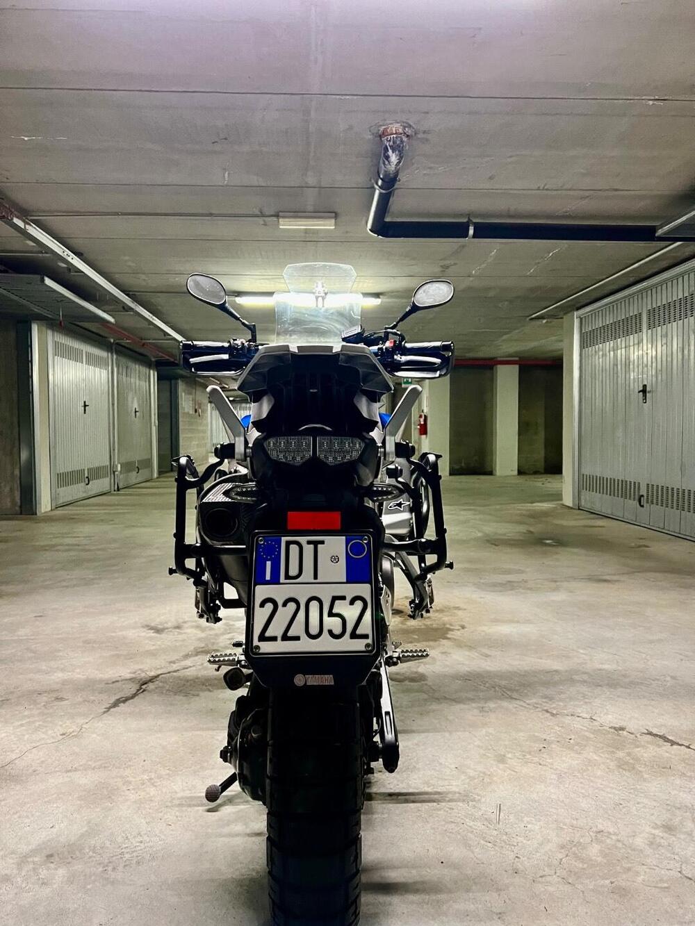 Yamaha XT1200Z Super Ténéré First Edition (2010 - 11) (5)