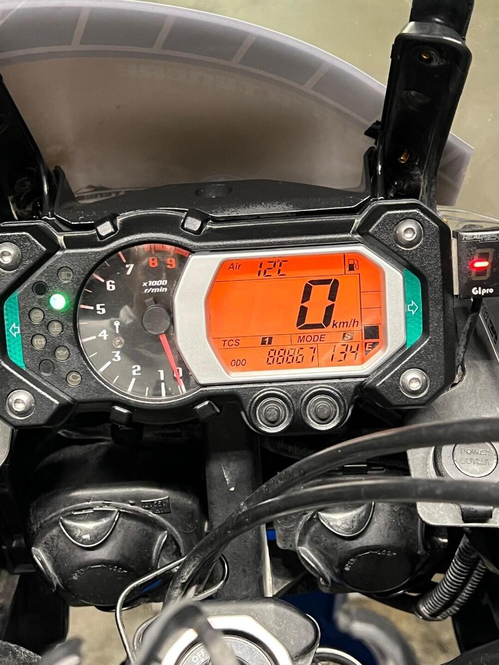 Yamaha XT1200Z Super Ténéré First Edition (2010 - 11) (7)