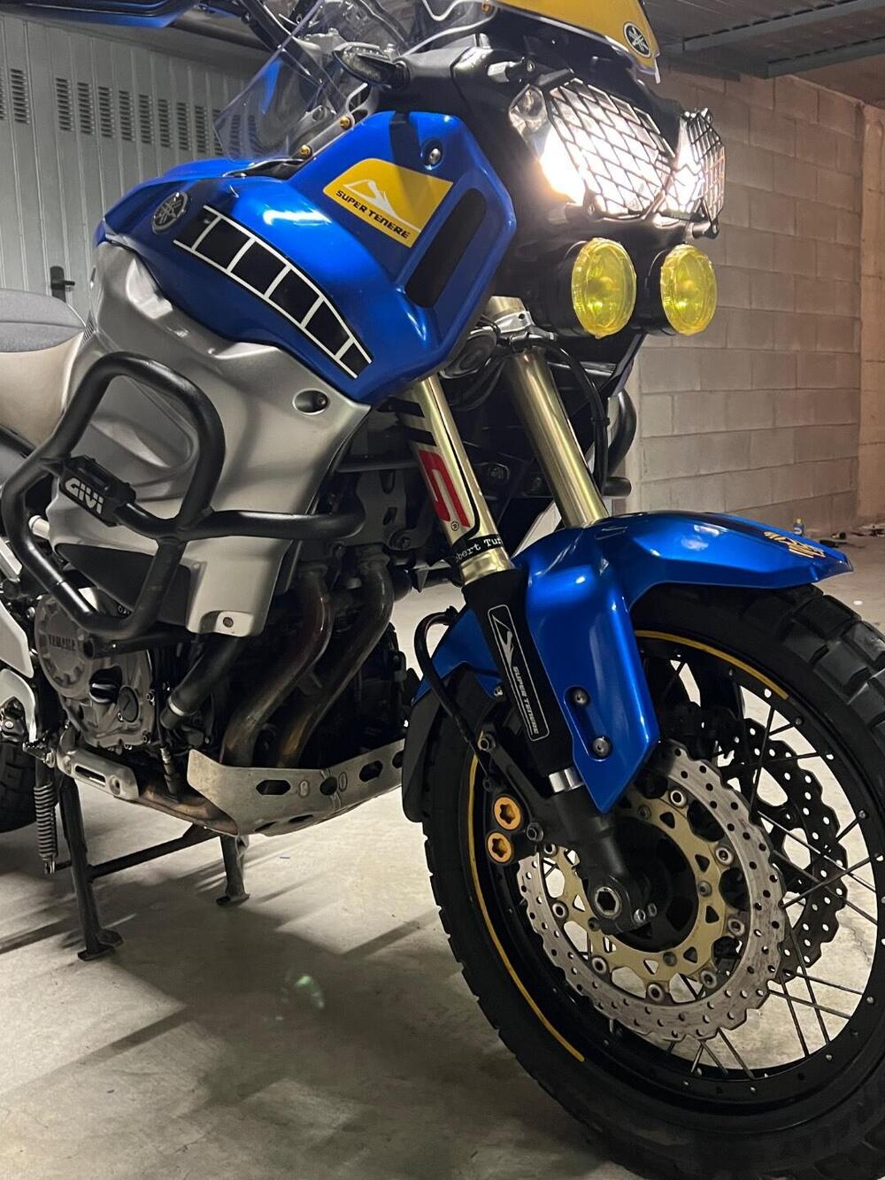 Yamaha XT1200Z Super Ténéré First Edition (2010 - 11) (9)