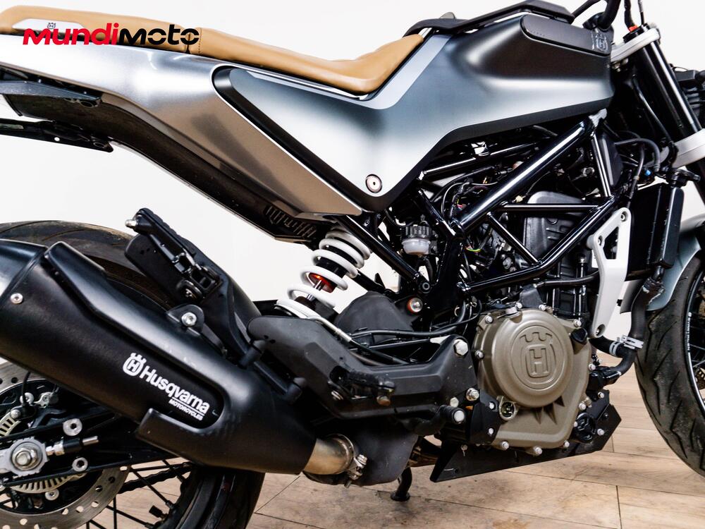 Husqvarna Svartpilen 401 (2018 - 19) (4)