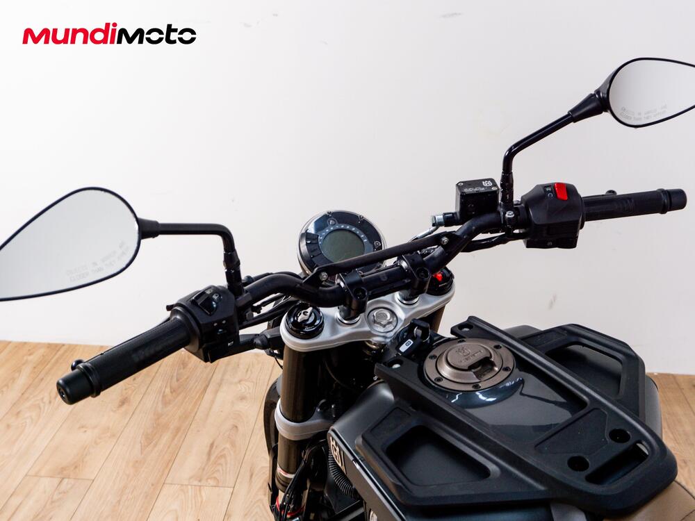 Husqvarna Svartpilen 401 (2018 - 19) (11)