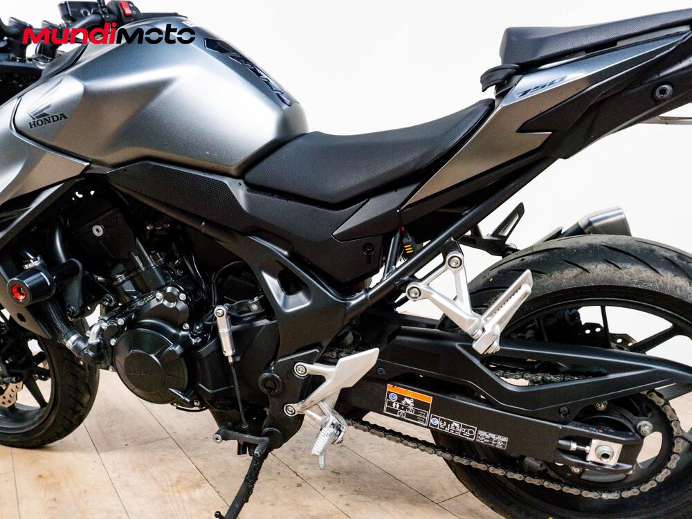 Honda CB 750 Hornet (2025) (9)