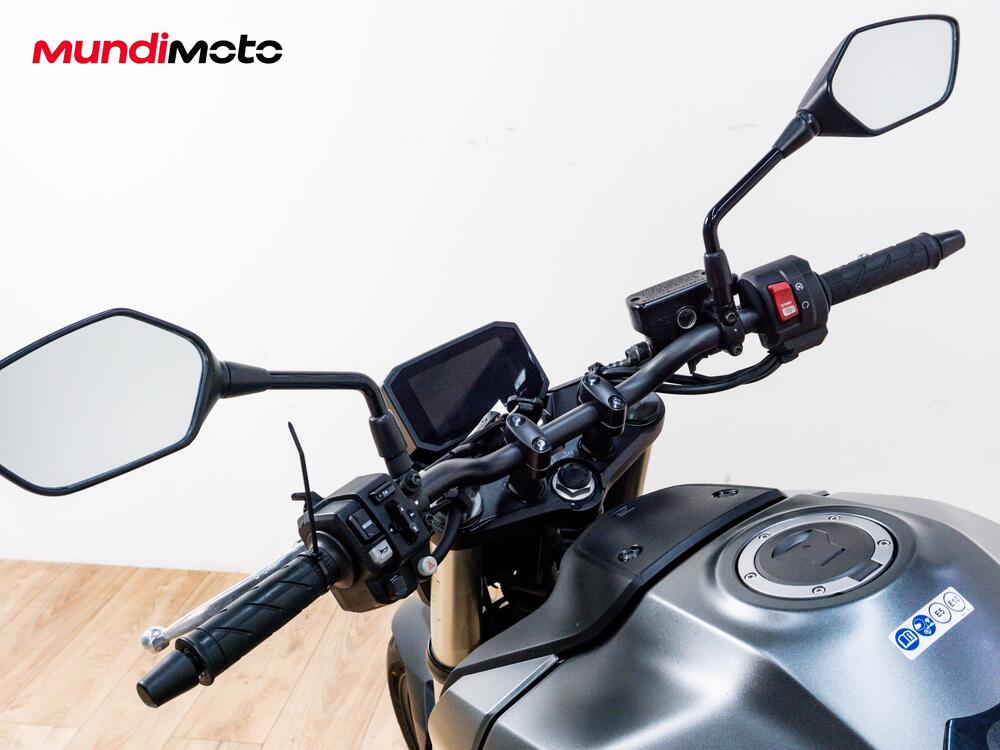 Honda CB 750 Hornet (2025) (11)