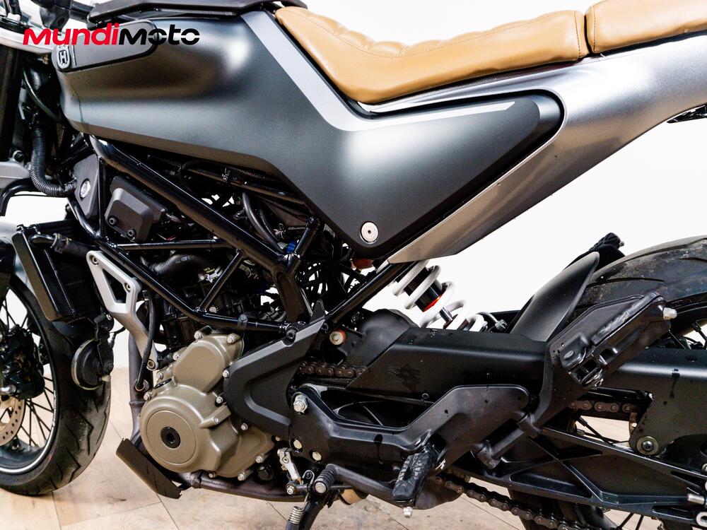 Husqvarna Svartpilen 401 (2018 - 19) (10)