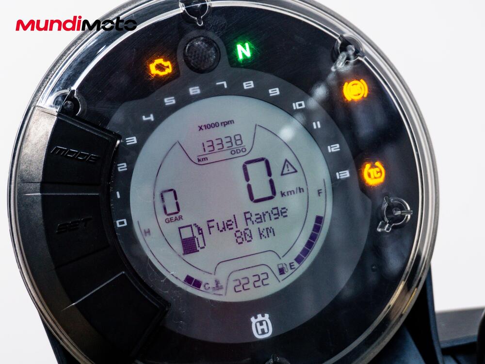 Husqvarna Svartpilen 701 (2019) (12)