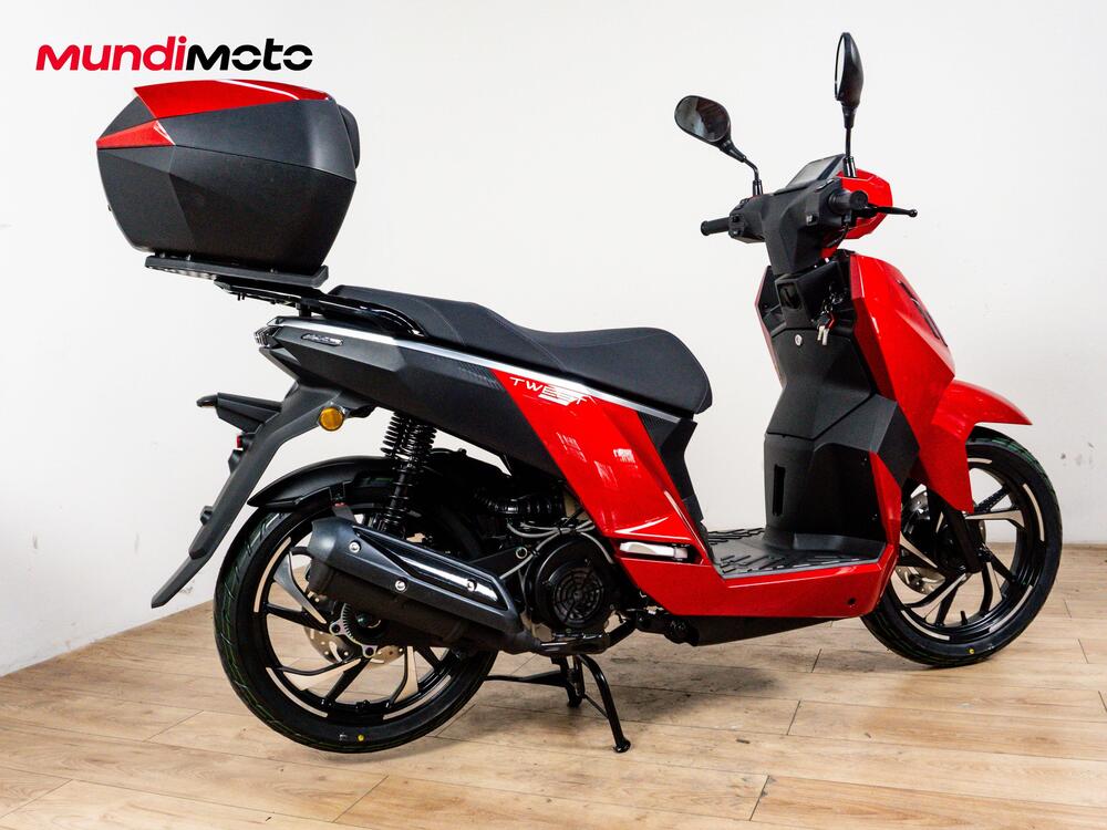 Peugeot Tweet 125 FL GT (2025 - 26) (3)