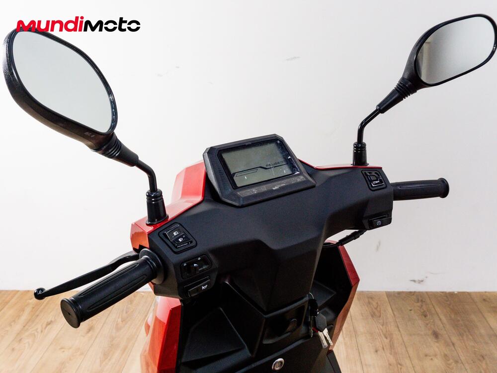 Peugeot Tweet 125 FL GT (2025 - 26) (12)