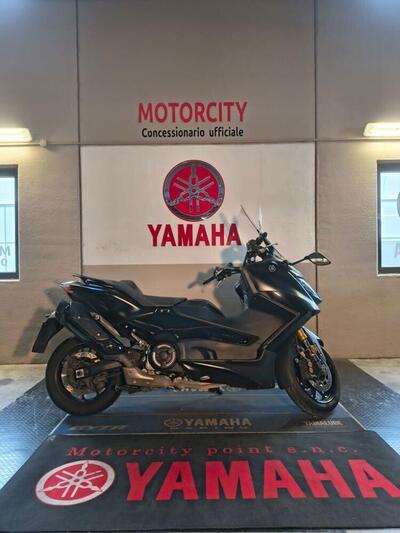 Yamaha T-Max 560 Tech Max (2022 - 24) usata