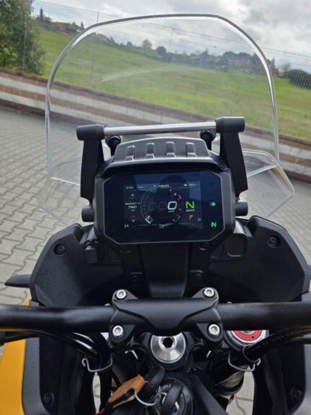 Moto Guzzi Stelvio (2024 - 26) (7)