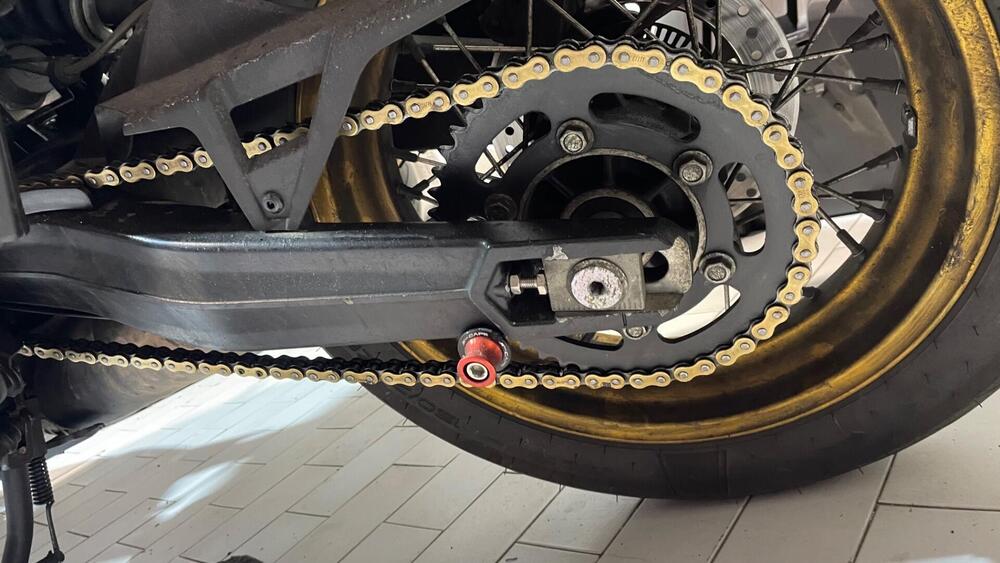 Moto Morini X-Cape 650 Gold Wheels Edition (2022 - 26) (4)