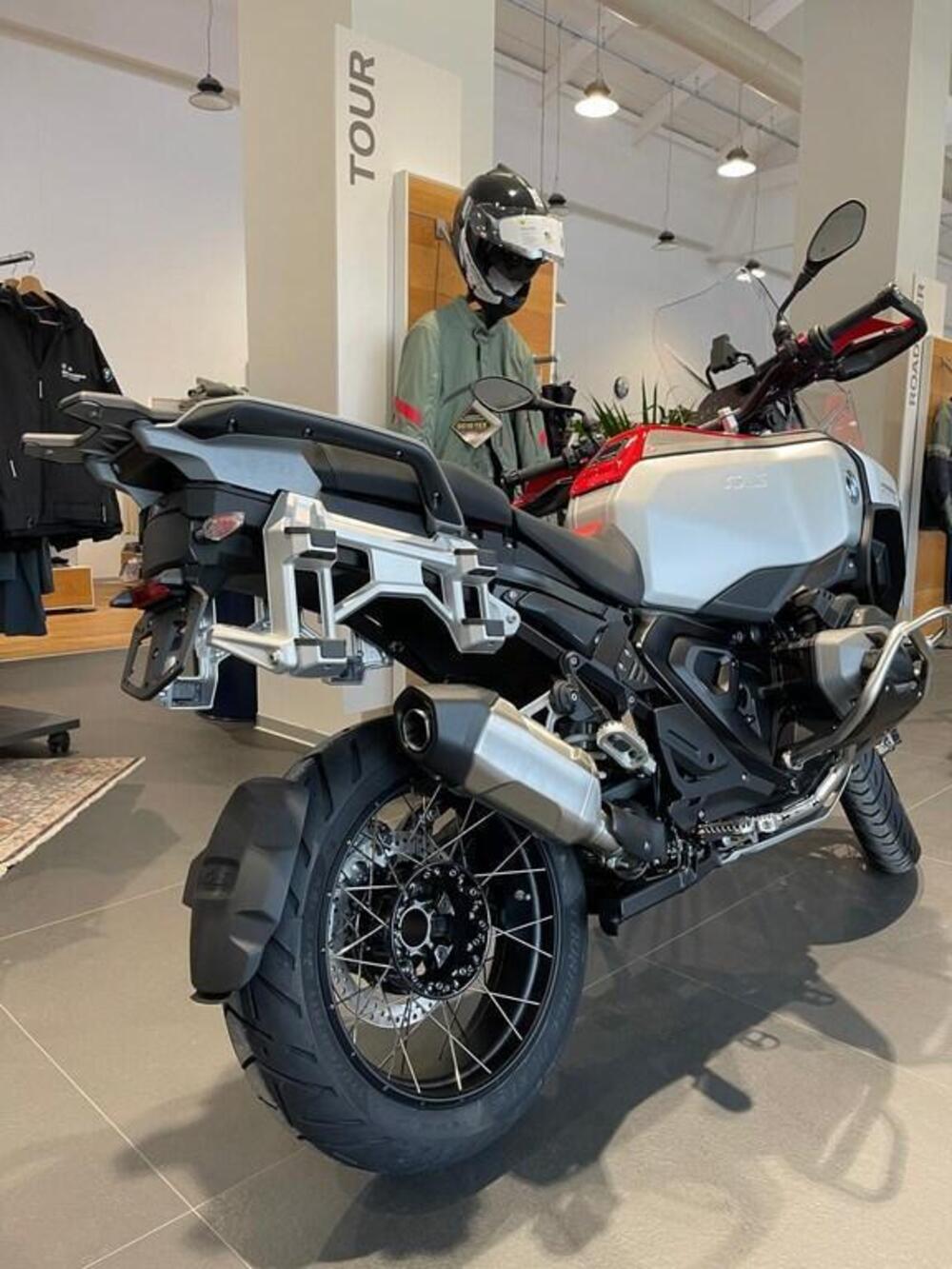 Bmw R 1300 GS Adventure (2025 - 26) (4)