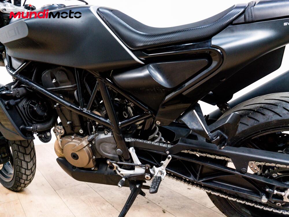 Husqvarna Svartpilen 701 (2019) (10)