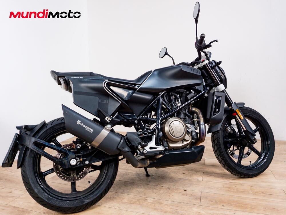 Husqvarna Svartpilen 701 (2019) (3)