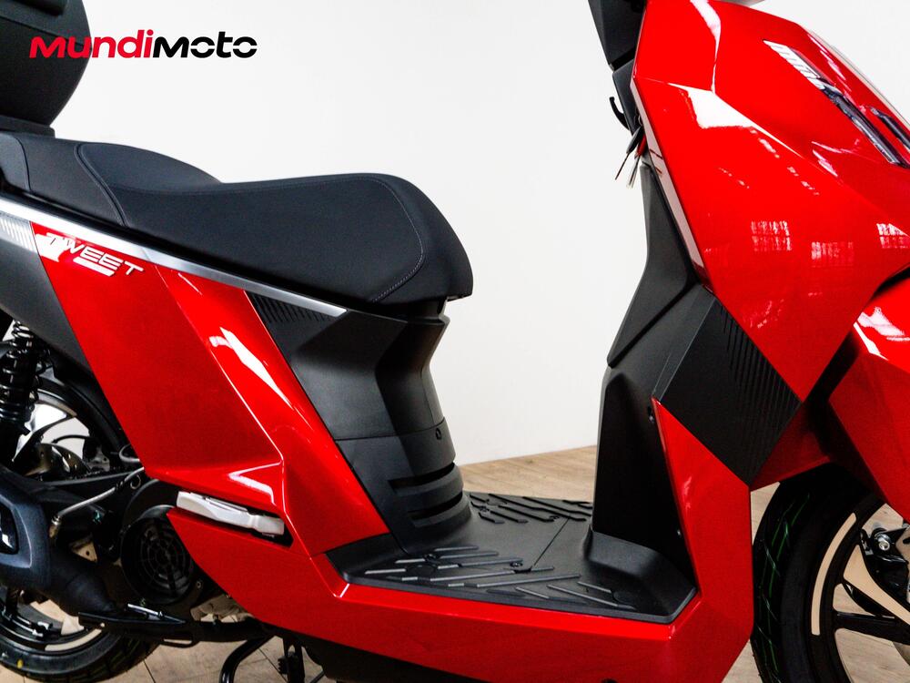 Peugeot Tweet 125 FL GT (2025 - 26) (5)