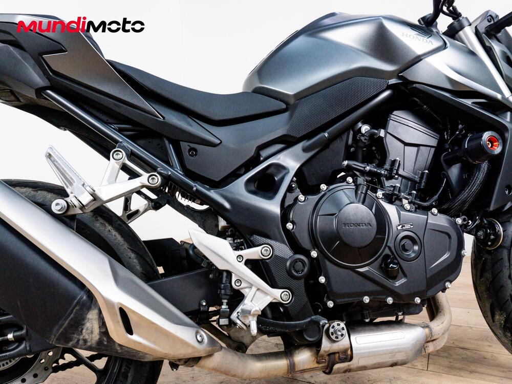 Honda CB 750 Hornet (2025) (4)