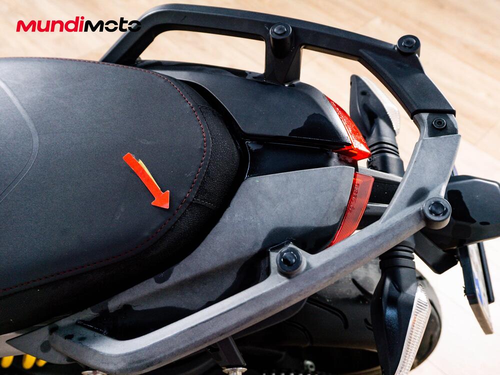 Ducati Hyperstrada 821 (2013 - 15) (14)