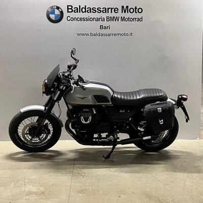 Moto Guzzi V7 III Rough (2018 - 20) usata
