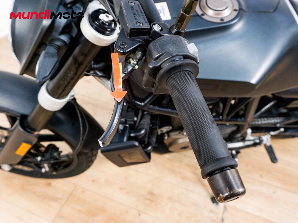 Husqvarna Svartpilen 701 (2019) (13)