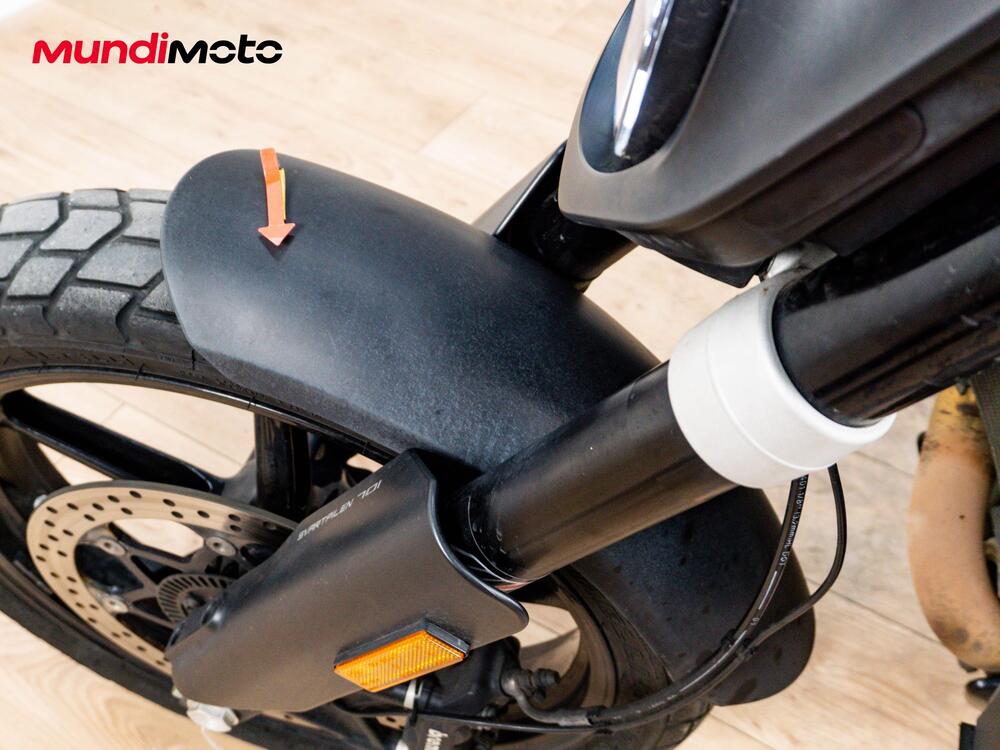 Husqvarna Svartpilen 701 (2019) (16)