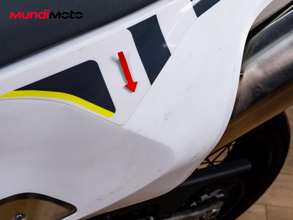 Husqvarna 701 Supermoto (2022) (11)