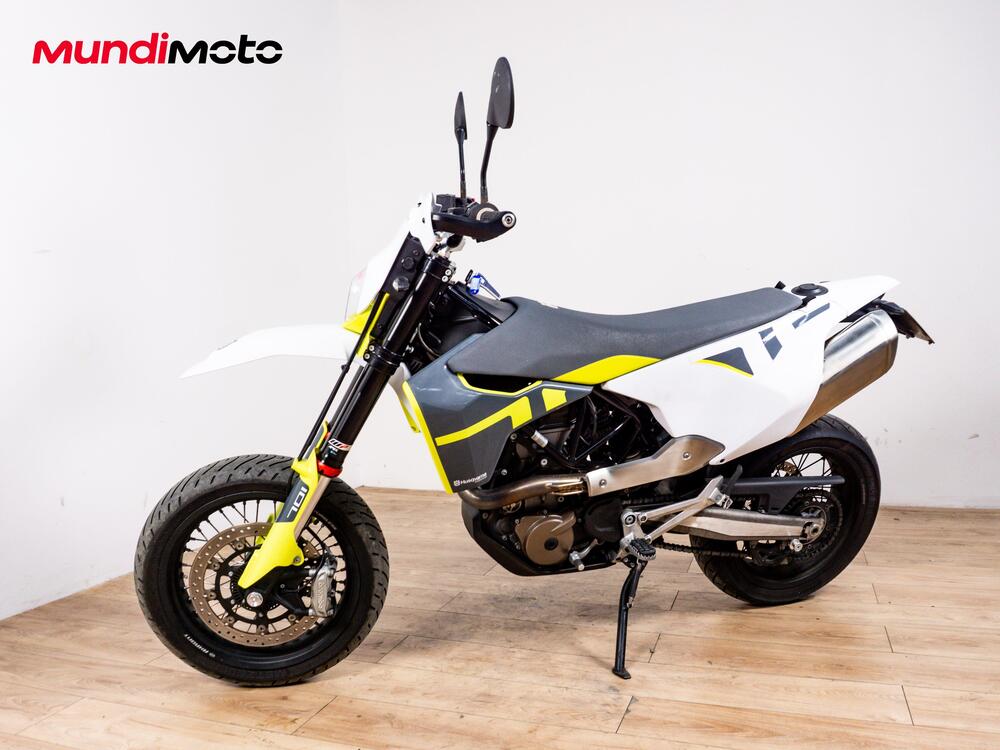 Husqvarna 701 Supermoto (2022) (6)