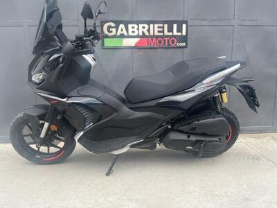 Aprilia SR GT 400 (2026) usata