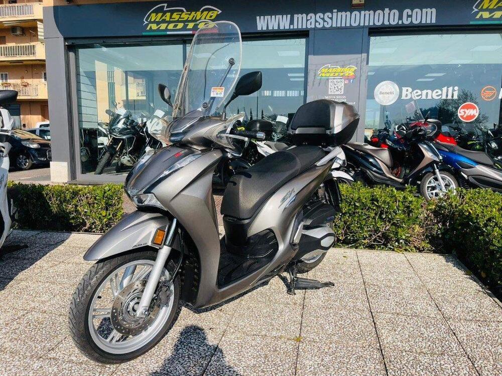 Honda SH 350 (2021 - 24) (9)