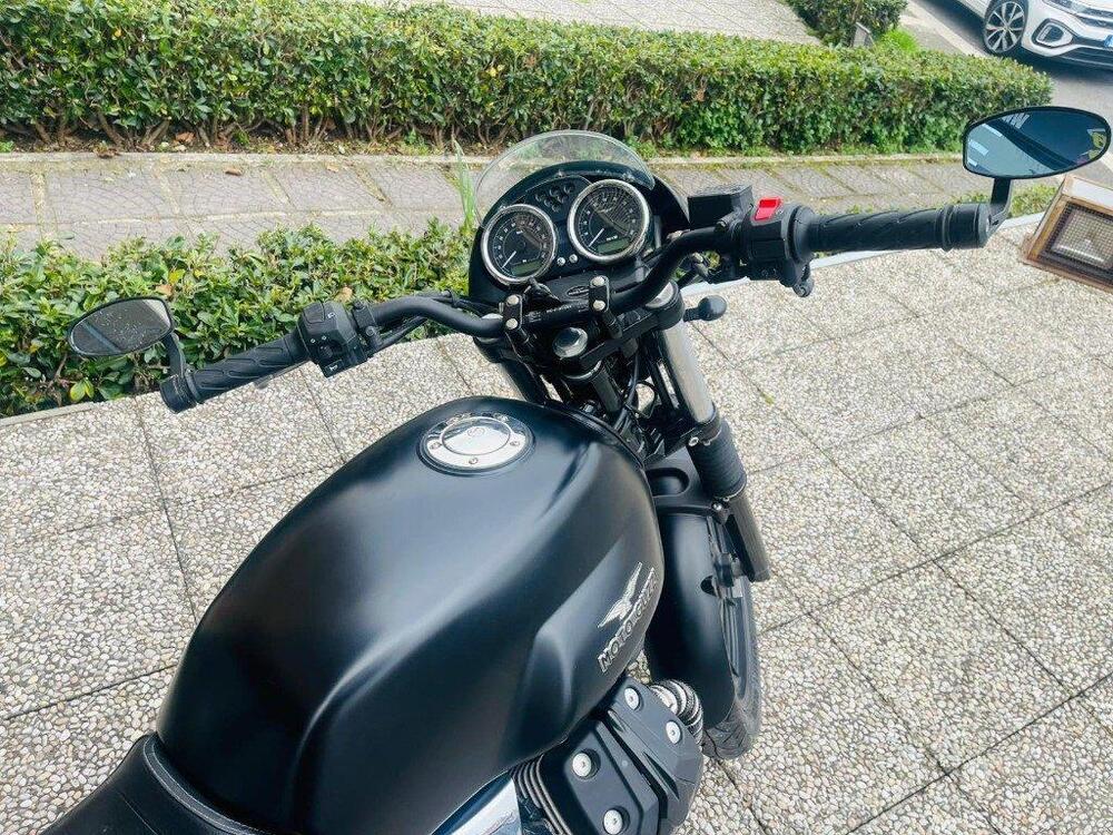 Moto Guzzi V7 Stone (2012 - 15) (2)