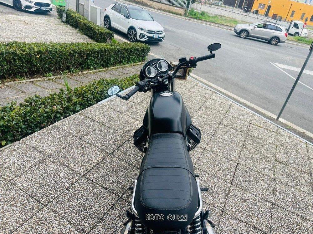 Moto Guzzi V7 Stone (2012 - 15) (8)