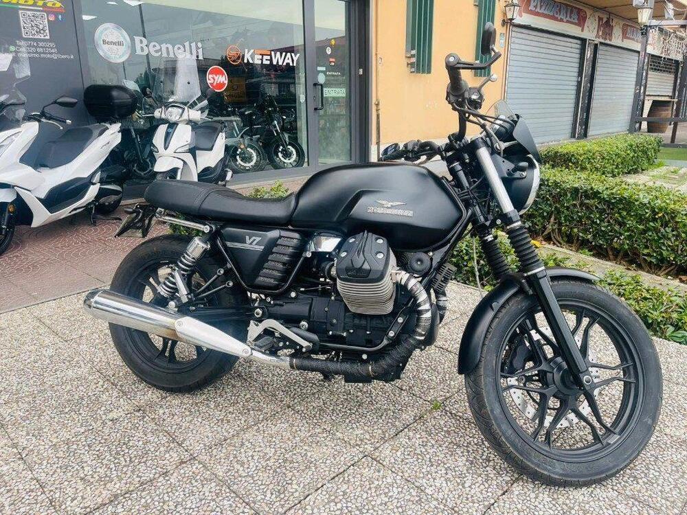 Moto Guzzi V7 Stone (2012 - 15) (4)