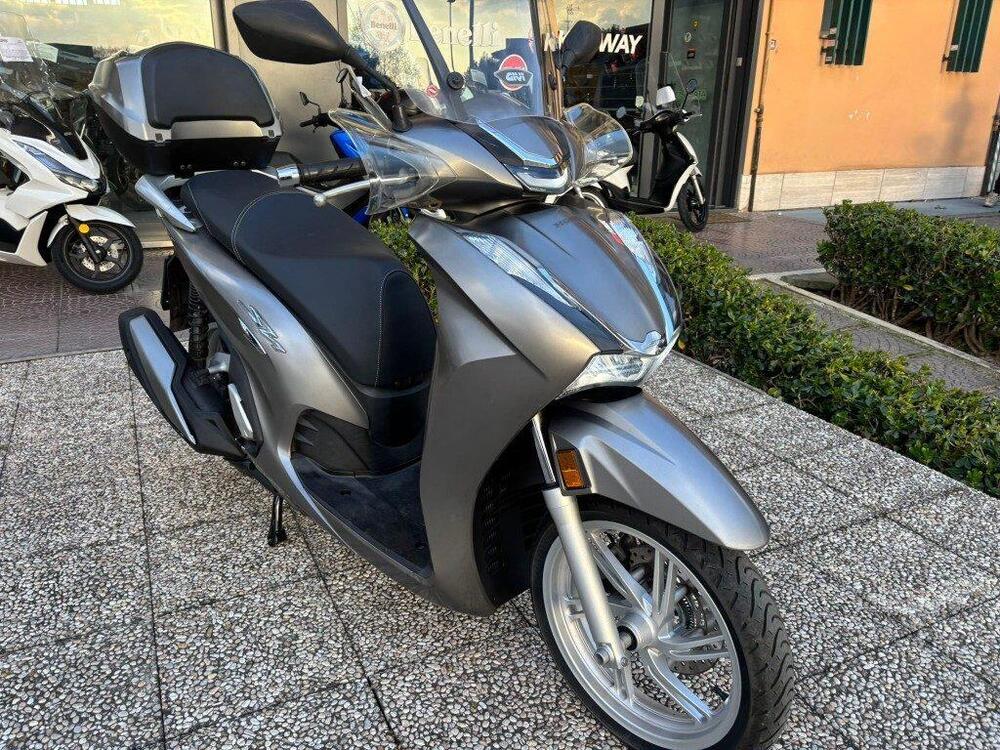 Honda SH 350 (2021 - 24) (3)