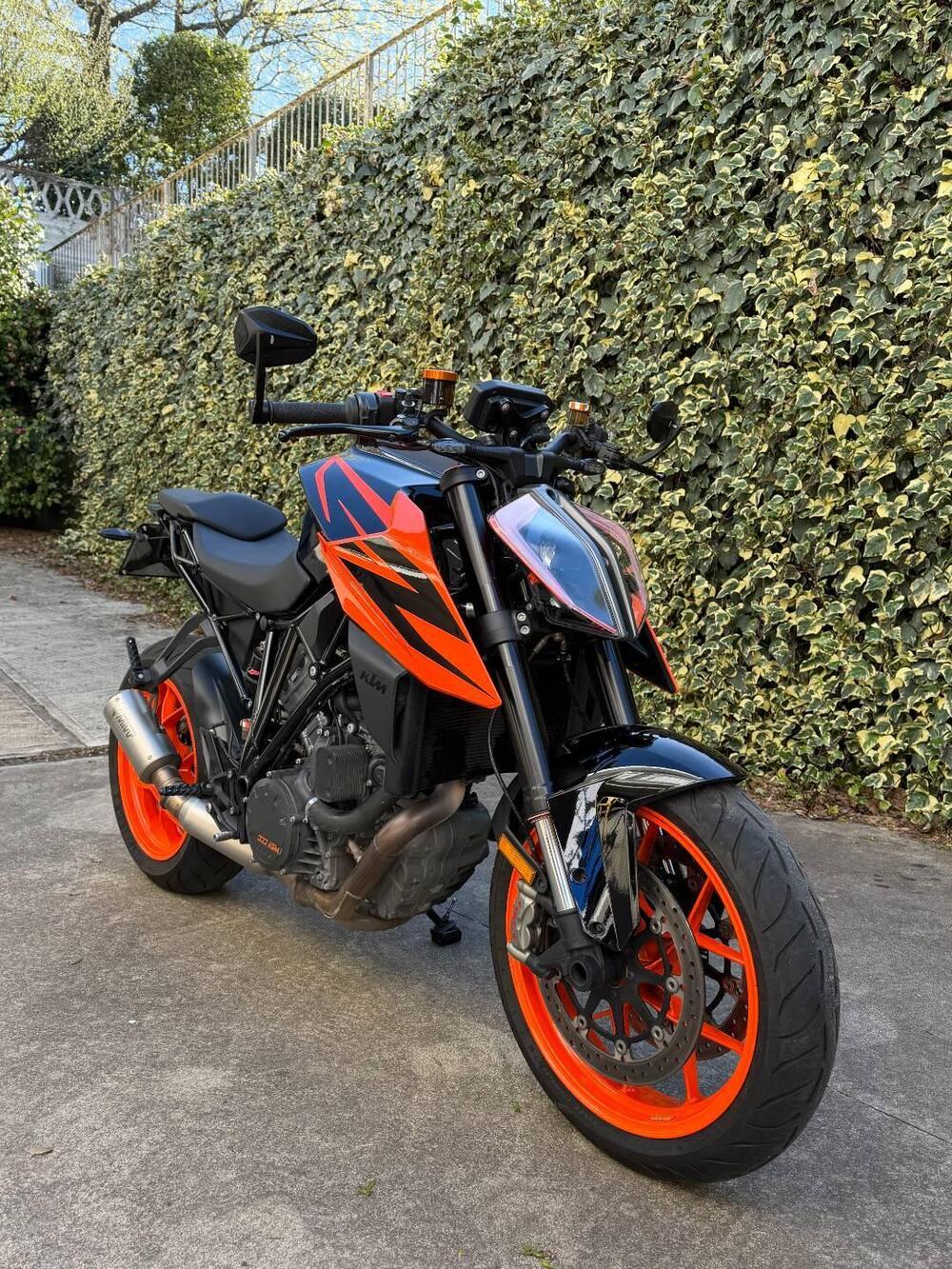 KTM 1290 Super Duke R (2019) (4)
