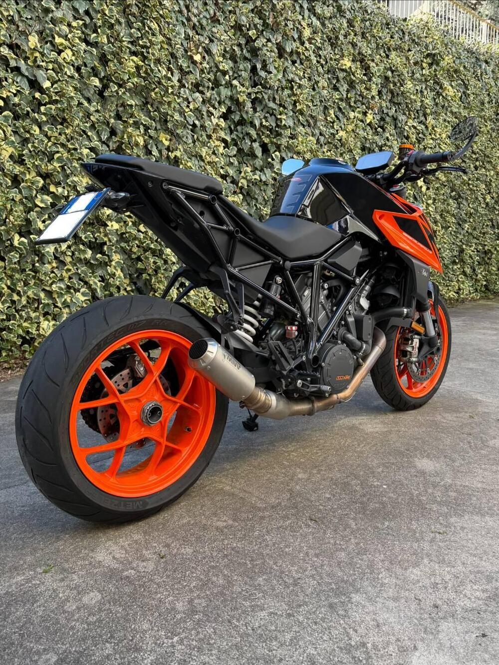 KTM 1290 Super Duke R (2019) (5)