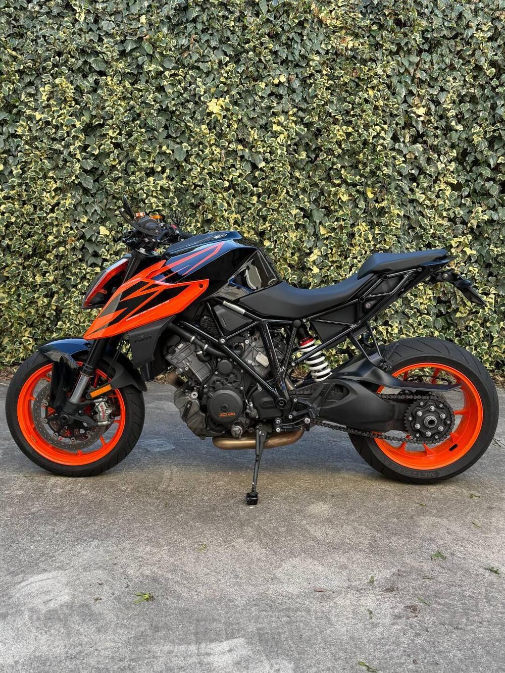 KTM 1290 Super Duke R (2019) (6)