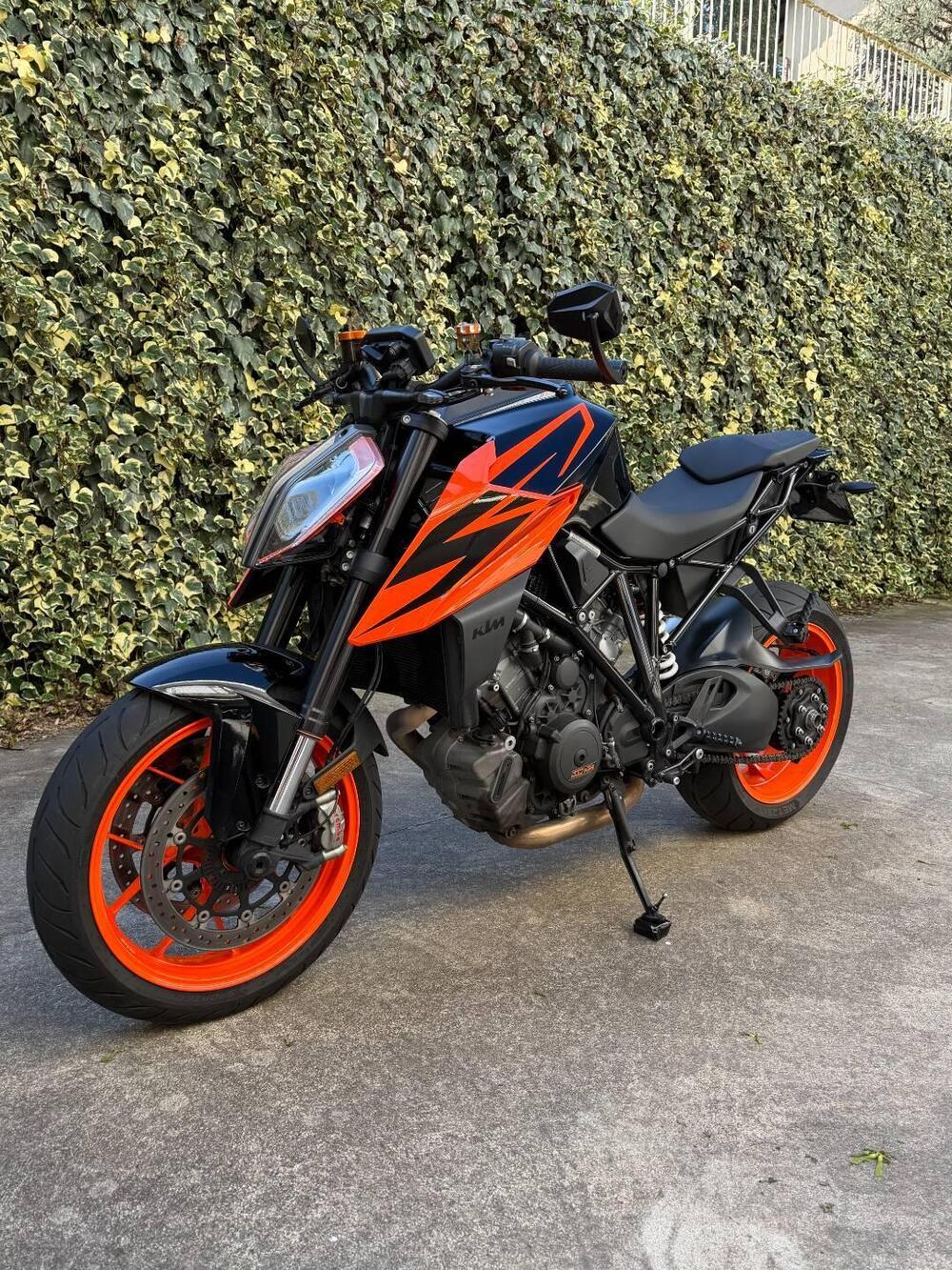 KTM 1290 Super Duke R (2019) (9)