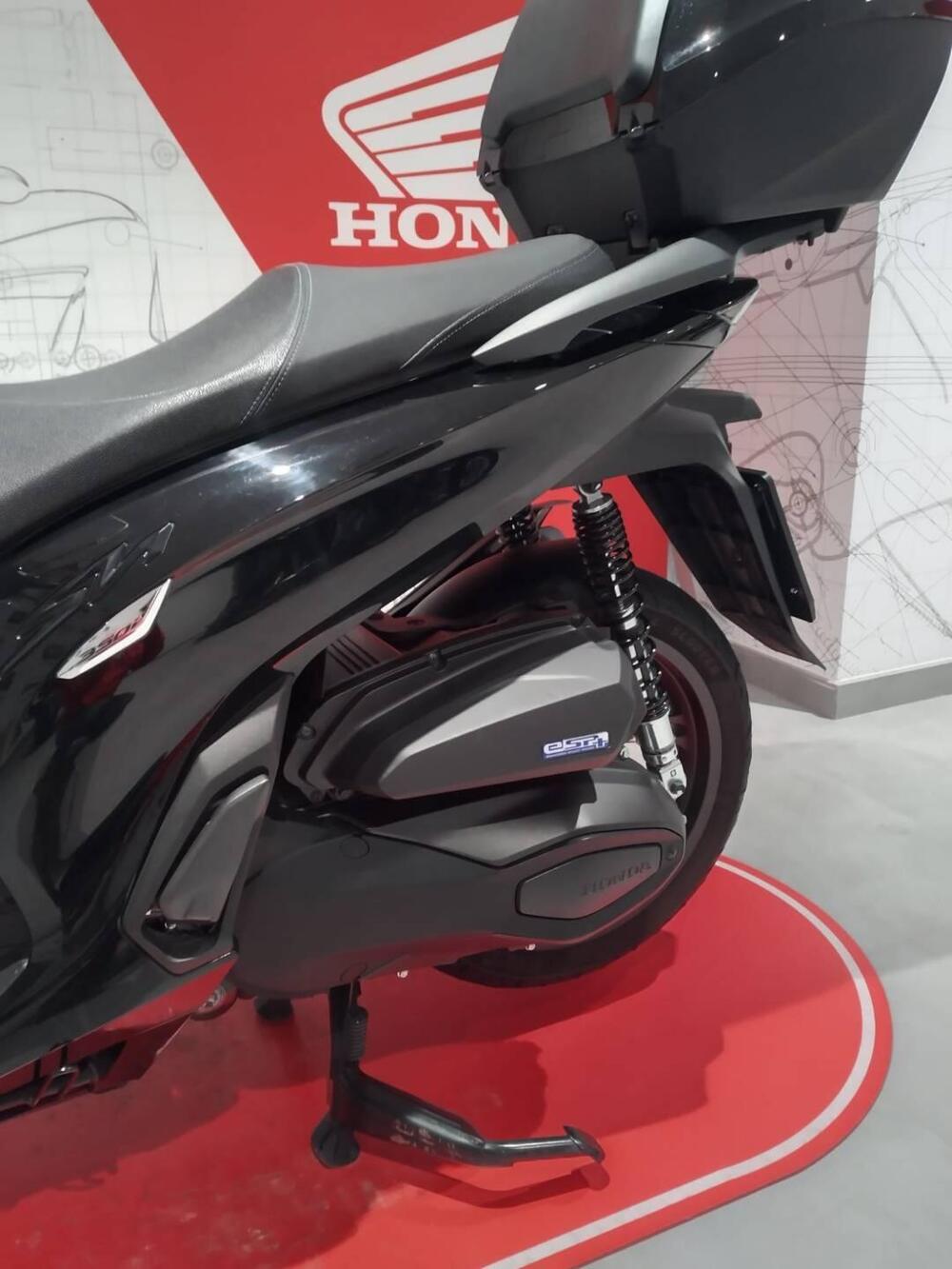 Honda SH 350i GT (2025 - 26) (10)