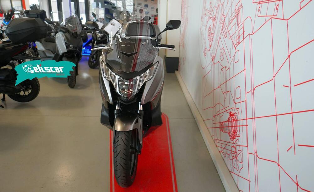 Honda Integra 750 DCT (2016 - 17) (3)