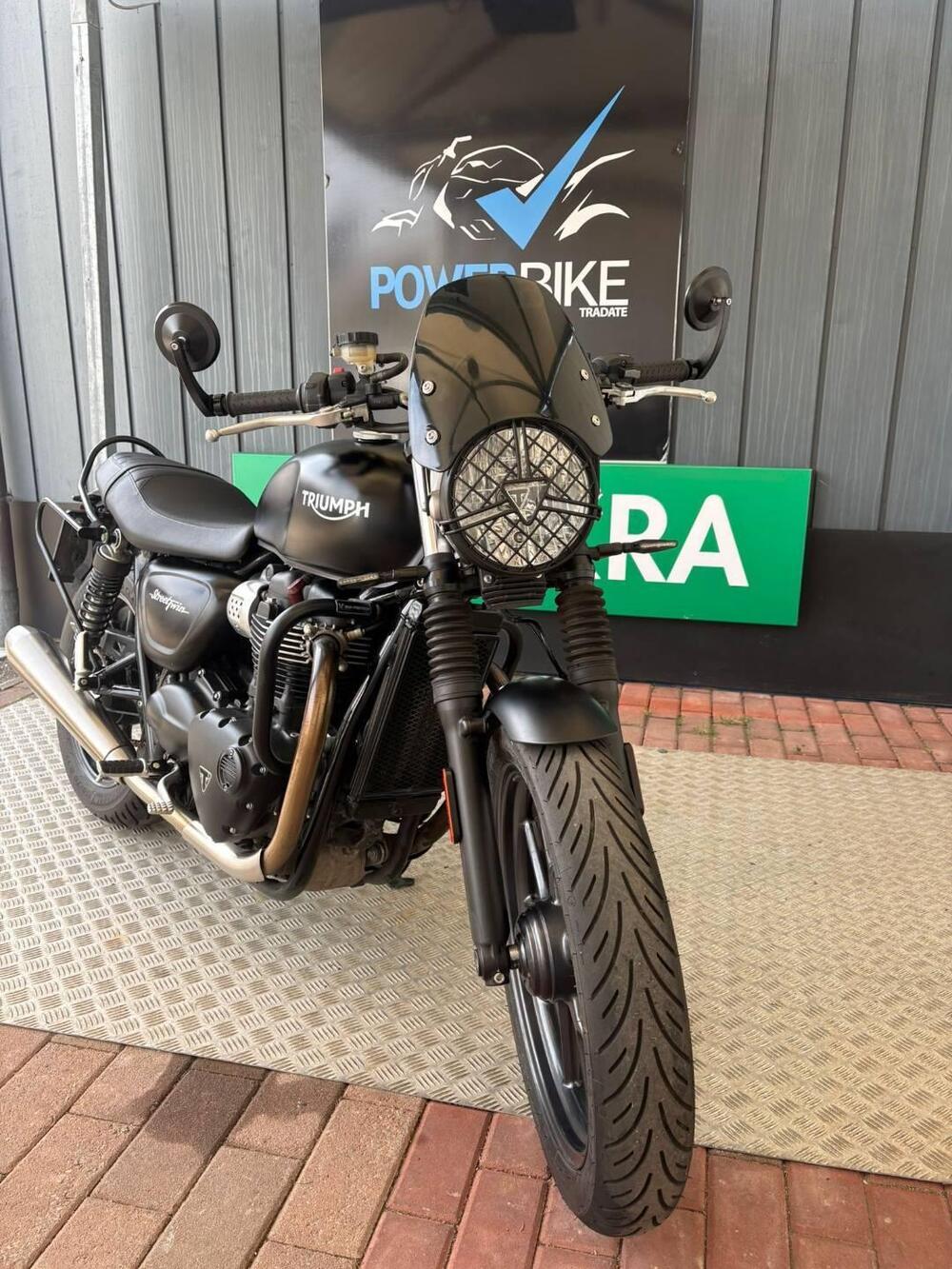 Triumph Street Twin 900 (2016)