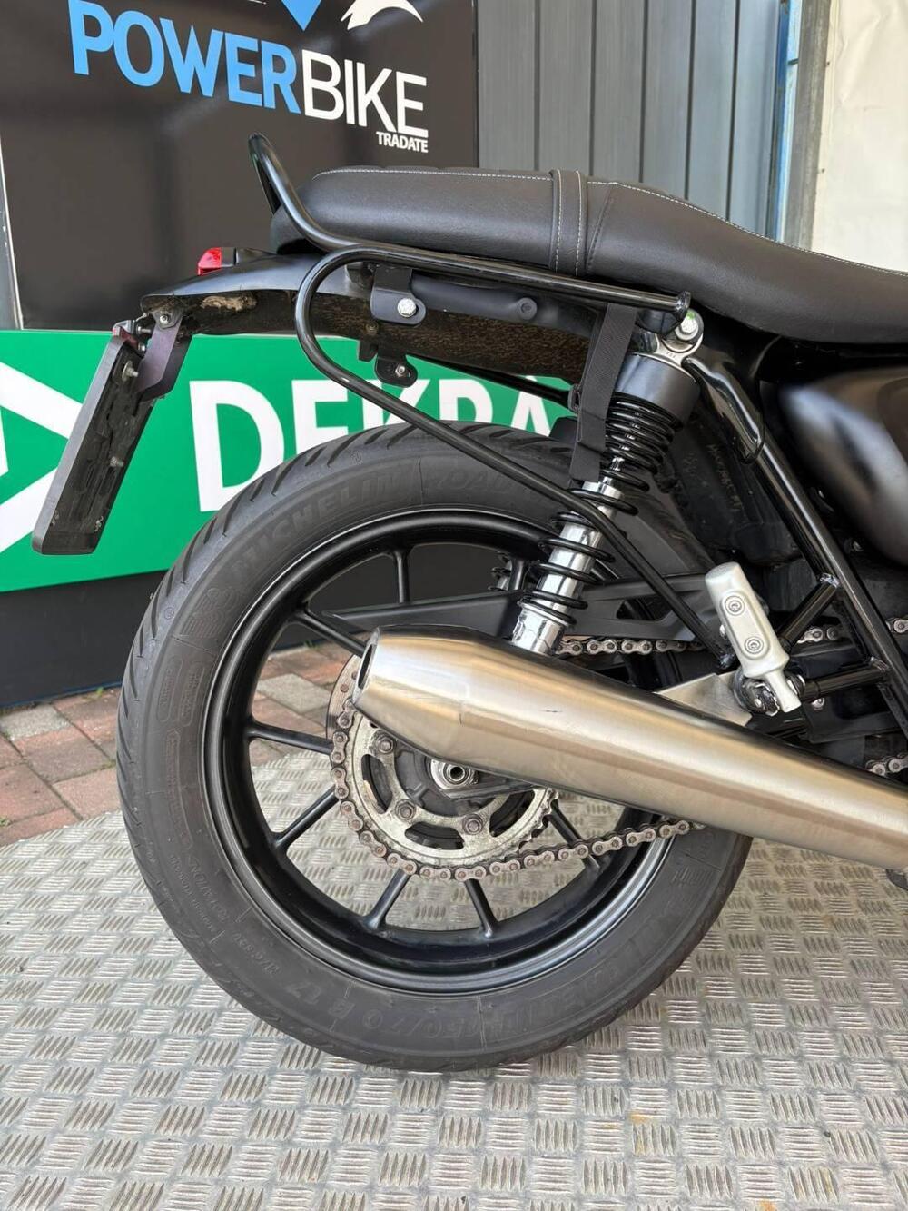 Triumph Street Twin 900 (2016) (18)