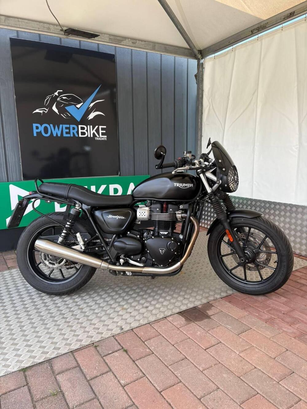Triumph Street Twin 900 (2016) (2)