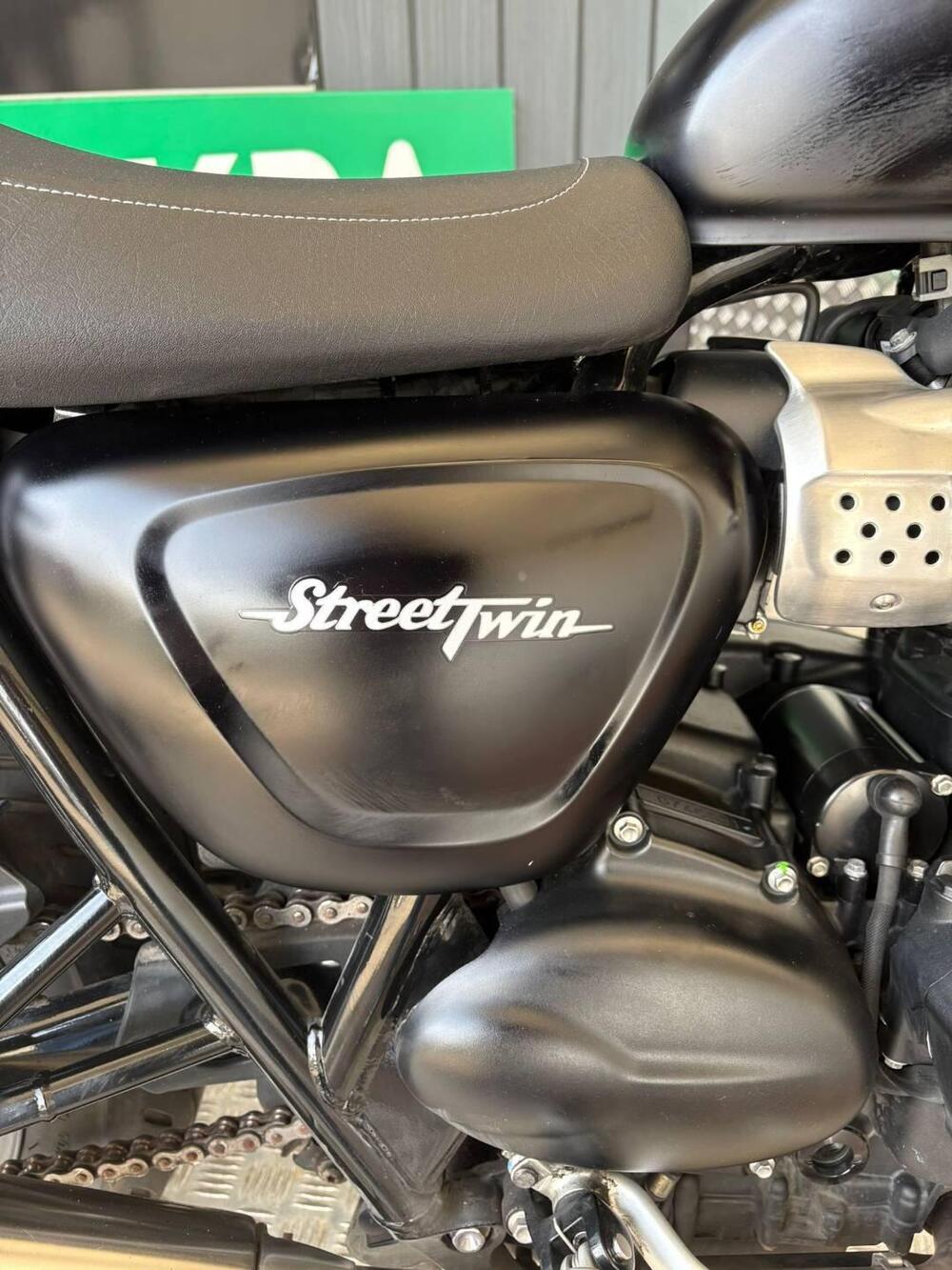 Triumph Street Twin 900 (2016) (8)